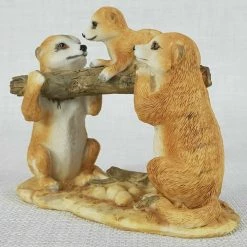 MALMAR Meerkat Family With Baby On Log Ornament Figurine Statue Sculpture Garden Décor