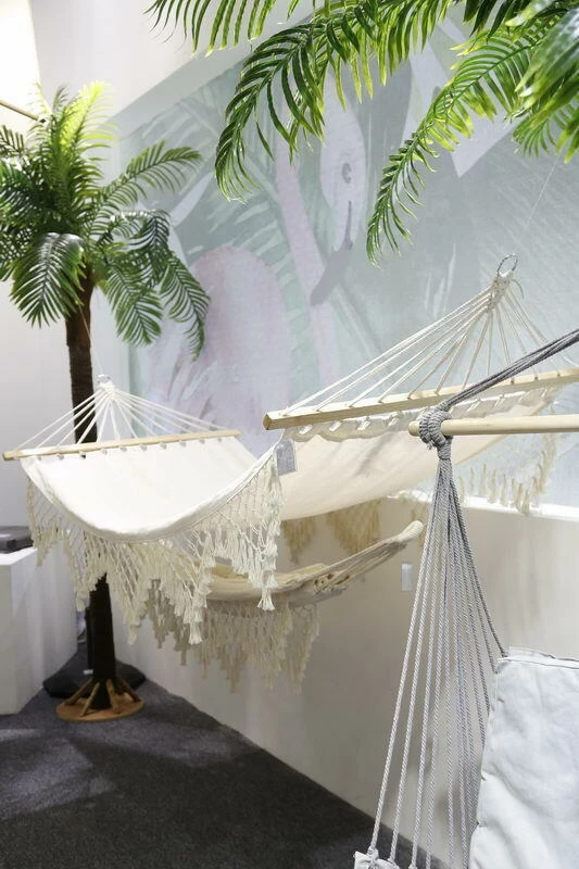 MALMAR Home & Garden New 2m X 1m White Hammock With End To End Wooden Rods And Macrame Fringe Weight 3 MALMAR Home & Garden New 2m X 1m White Hammock With End To End Wooden Rods And Macrame Fringe Weight
